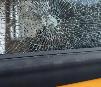 Житель Приморья обстрелял школьный автобус с пассажирами