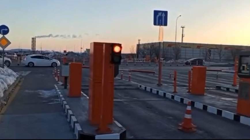 «Вот так зарабатываются деньги»: серьезная проблема назрела в аэропорту Владивостока