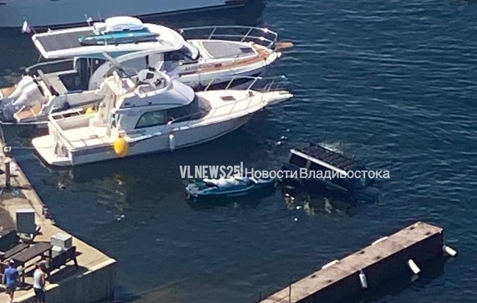 Дорогое морское ЧП произошло возле яхт-клуба во Владивостоке 