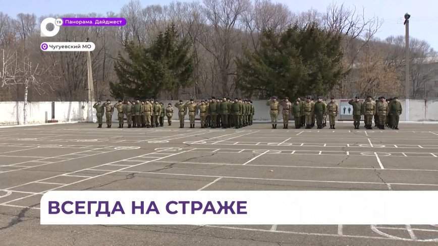 Олег Кожемяко наградил военнослужащих Чугуевского округа за заслуги перед Отечеством