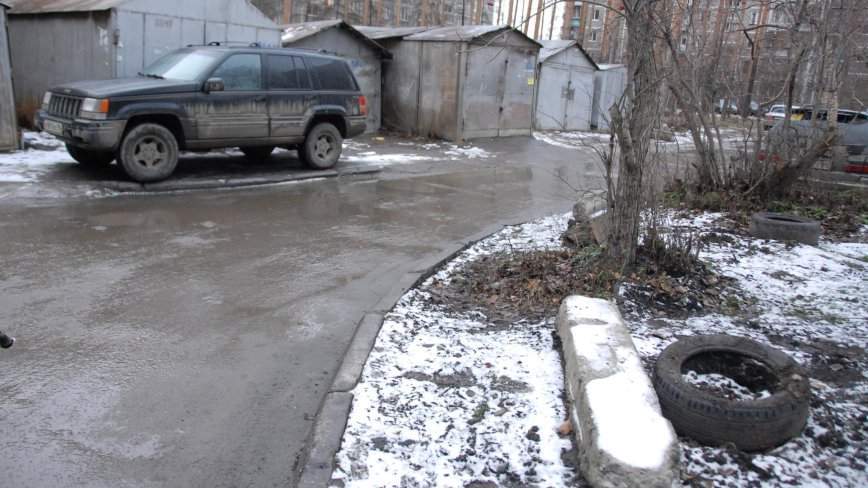 В Приморье восьмилетний мальчик стал жертвой нападения в гаражах