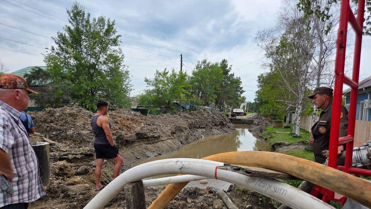 В Приморье на сетях водоснабжения произошёл мощный прорыв