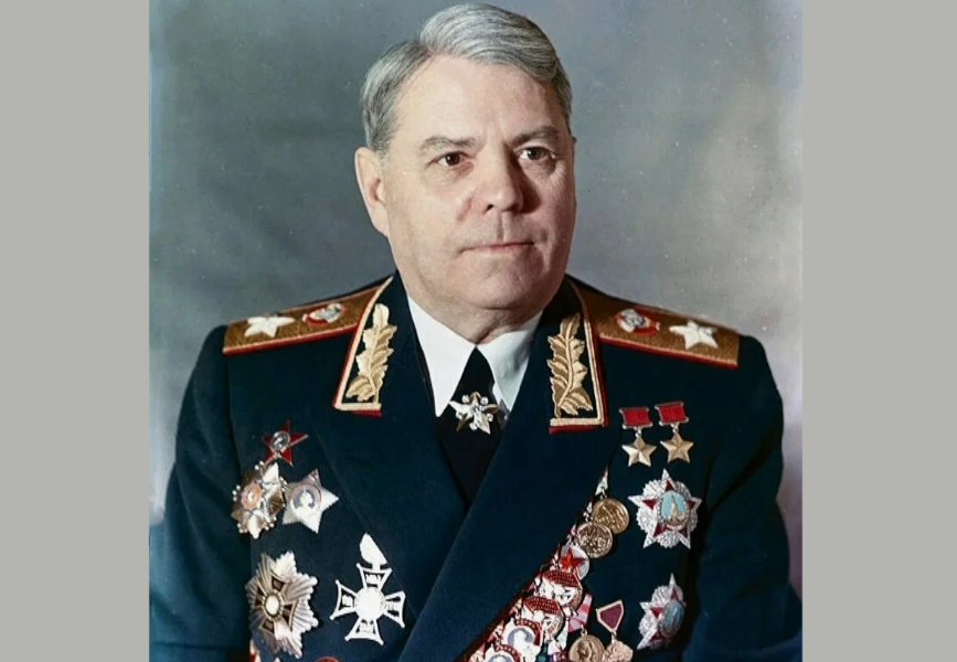 Советский полководец, маршал Советского Союза, начальник Генерального штаба, член Ставки Верховного Главнокомандования, главнокомандующий Главным командованием советских войск на Дальнем Востоке, министр Вооружённых сил СССР и военный министр СССР. В годы Великой Отечественной войны в должности начальника Генерального штаба принимал деятельное участие в разработке и осуществлении практически всех крупных операций на советско-германском фронте. 