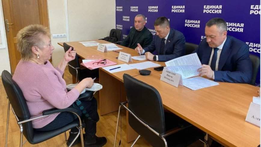 Депутаты Госдумы Виктор Пинский и Александр Щербаков провели приём граждан: в центре внимания — вопросы сферы ЖКХ