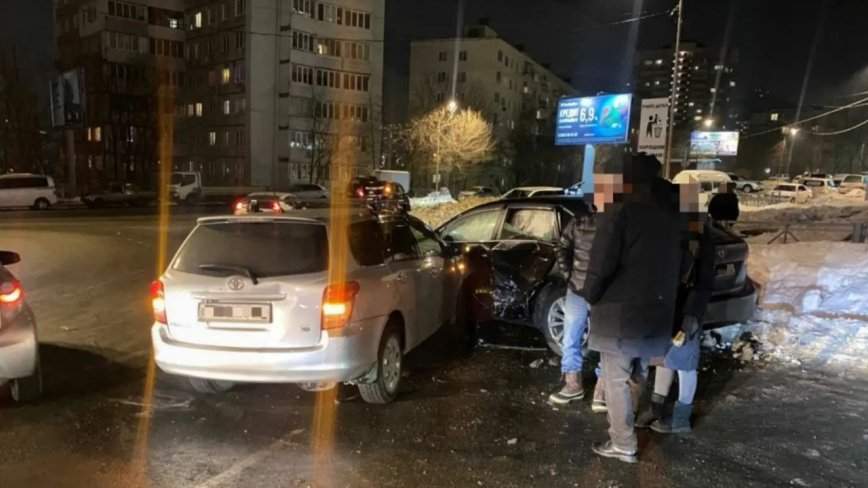 «Бывшую встретил?»: загадочное ДТП во Владивостоке — въехал на полном ходу