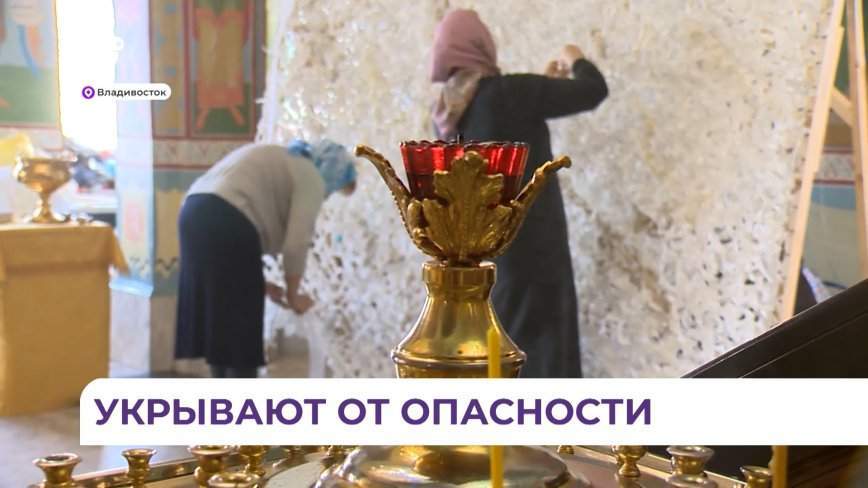 В Свято-Никольском соборе прихожане заканчивают четвёртую маскировочную сеть для участников СВО