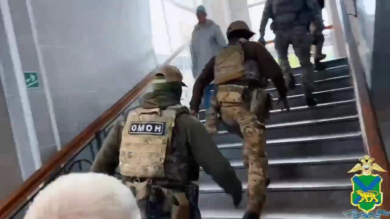 Во Владивостоке разоблачили сеть фиктивной регистрации мигрантов