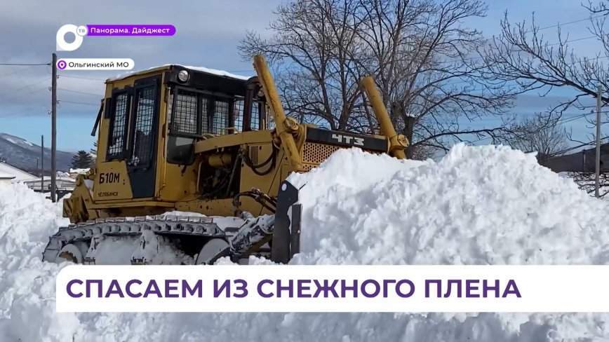 Более 300 единиц техники продолжает работать на дорогах Приморья