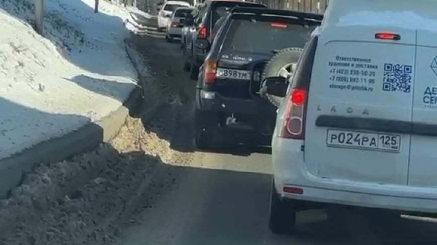 Движение остановилось: во Владивостоке в эту сторону сейчас лучше не ехать