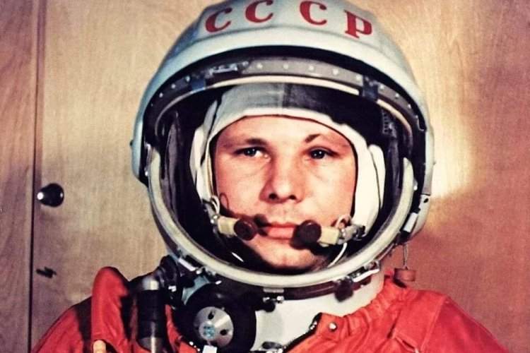 Первый человек в мировой истории, совершивший полёт в космическое пространство