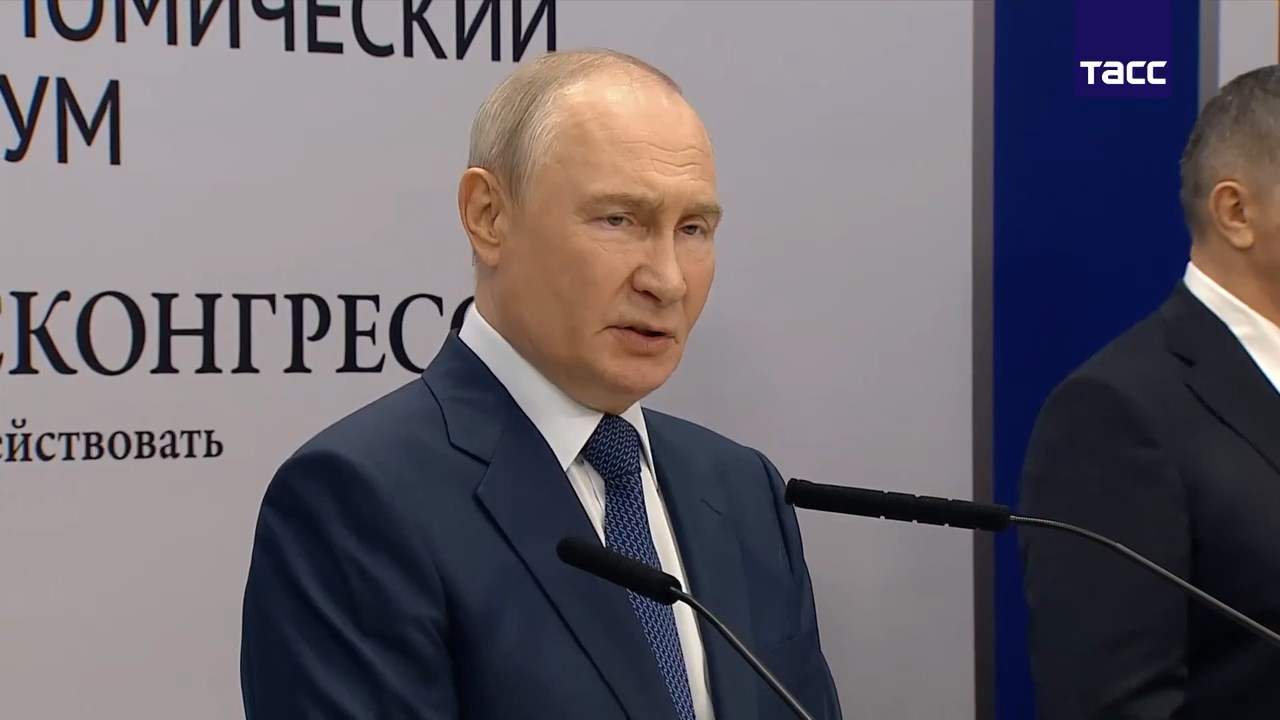 Президент России Владимир Путин дал старт работе сразу десяти предприятий 