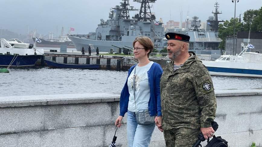 «Мой будущий муж свалился на меня с верхней полки»