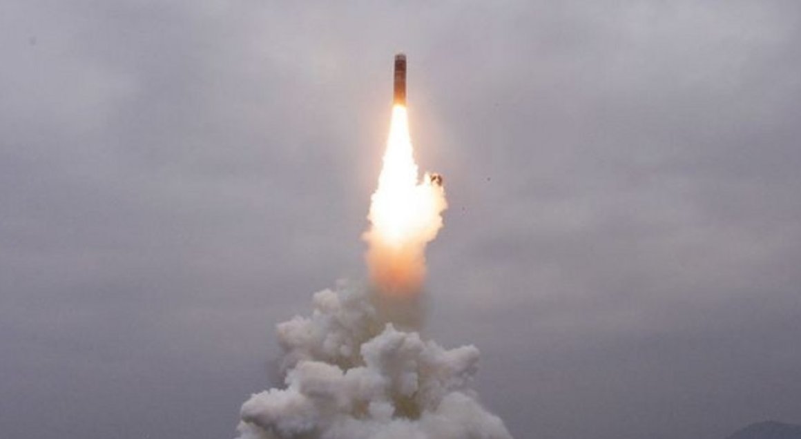 Ближайший сосед Приморья забросал ракетами Японское море