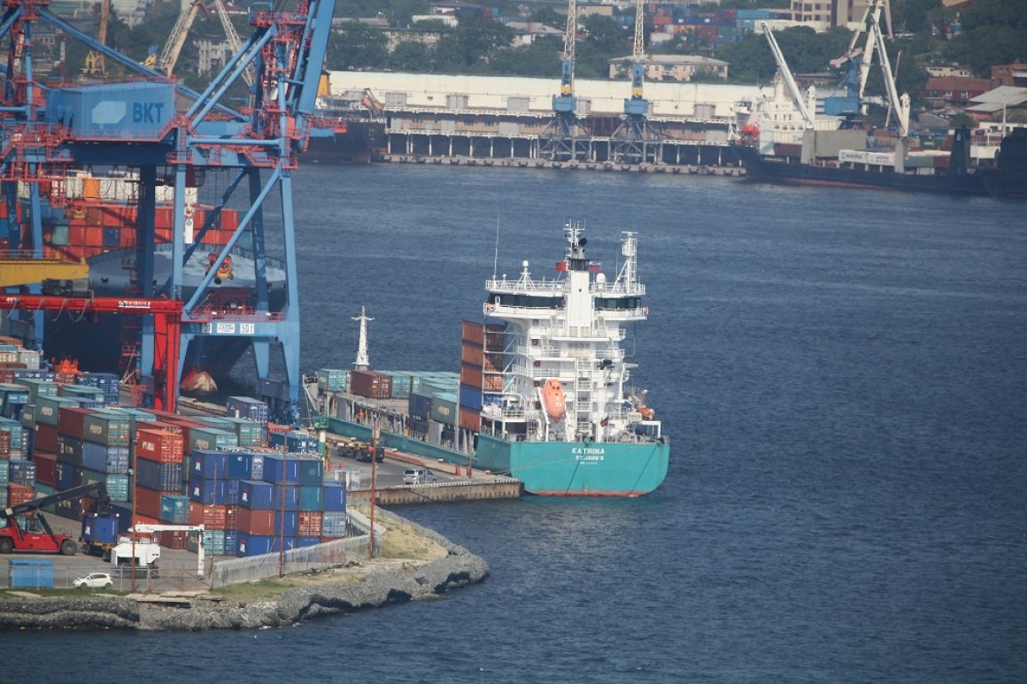 Через порты Владивостока: что задумали власти Южной Кореи вместе с москвичами