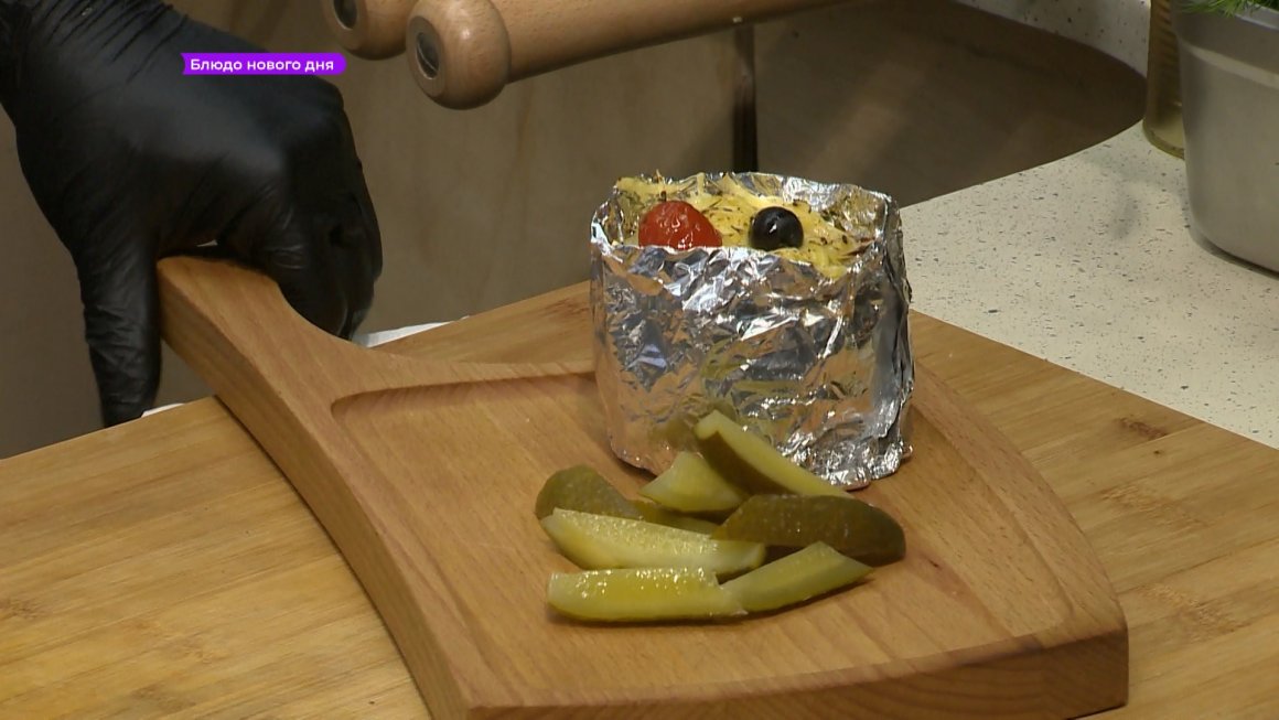 Быстро, вкусно и легко: известный в Приморье повар поделился рецептом закуски из картофеля с беконом