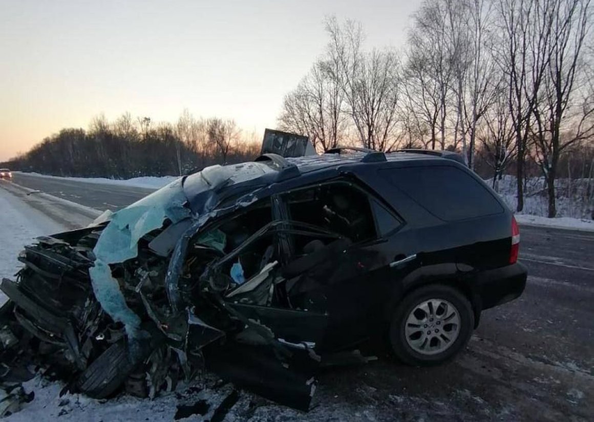 Машину смяло в гармошку: в Приморье авто с двумя детьми столкнулось с  КамАЗом - ОТВ-Прим - Общественное телевидение Приморья ОТВ