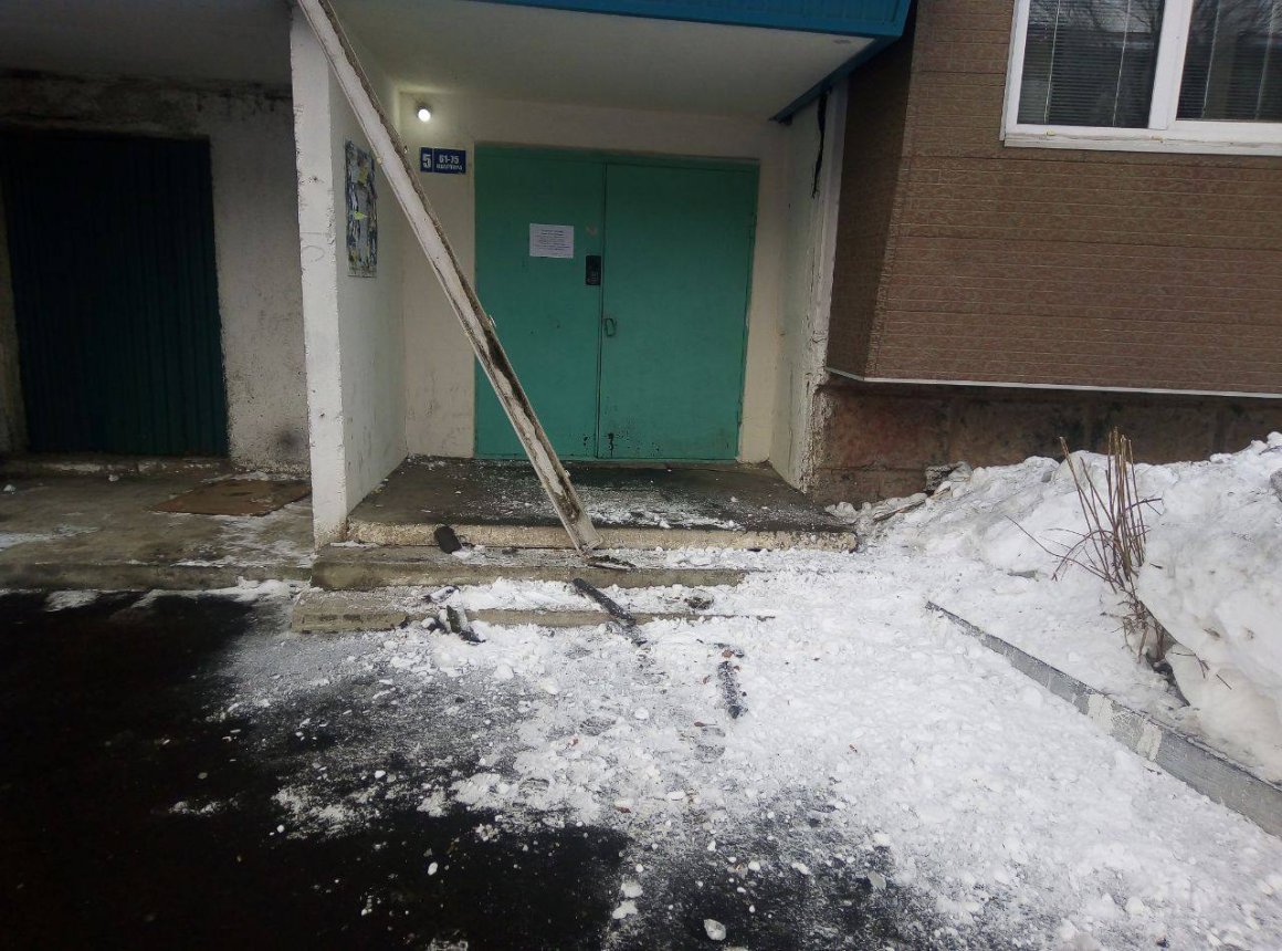 «Будьте осторожны, падает на голову»: ЧП произошло в Приморье из-за оттепели