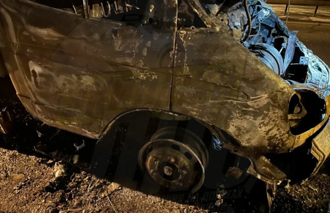 Спасти не удалось: автомобиль вспыхнул во время движения по трассе Де-Фриз — Новый