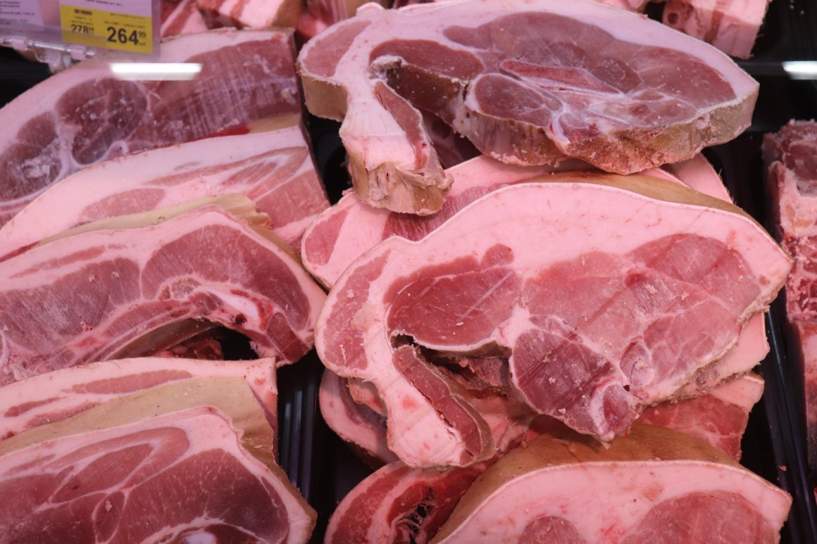 Как правильно выбрать качественное мясо и отличить «разморозку» от «охлажденки»