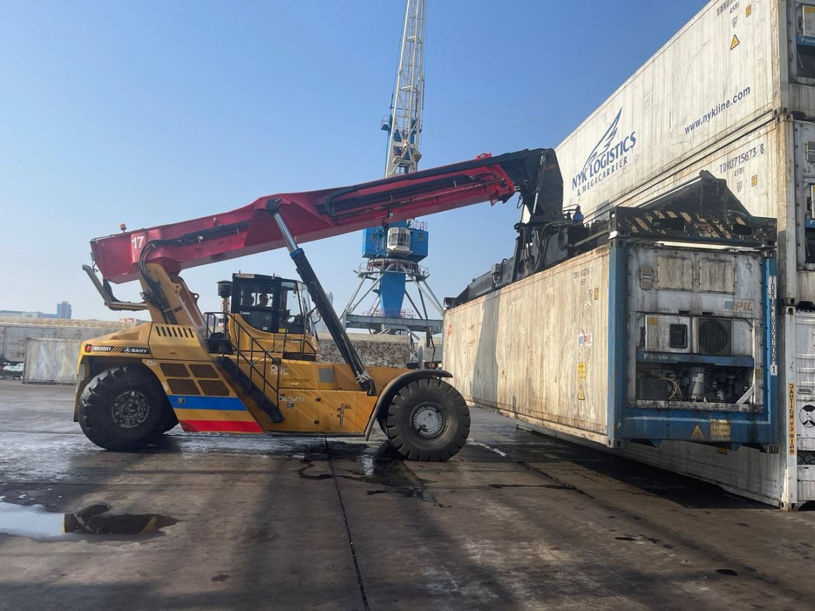 Неожиданный сюрприз обнаружили во Владивостоке в контейнере из Китая