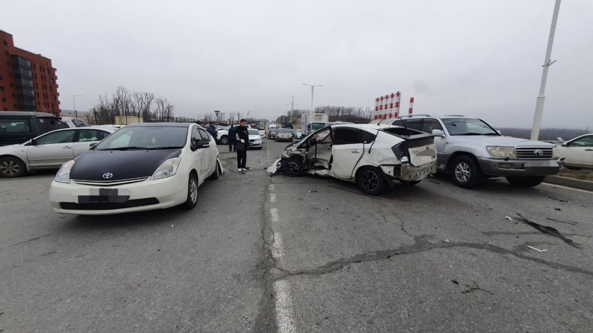 Найден виновник массовой жёсткой аварии из 6 машин на острове Русском