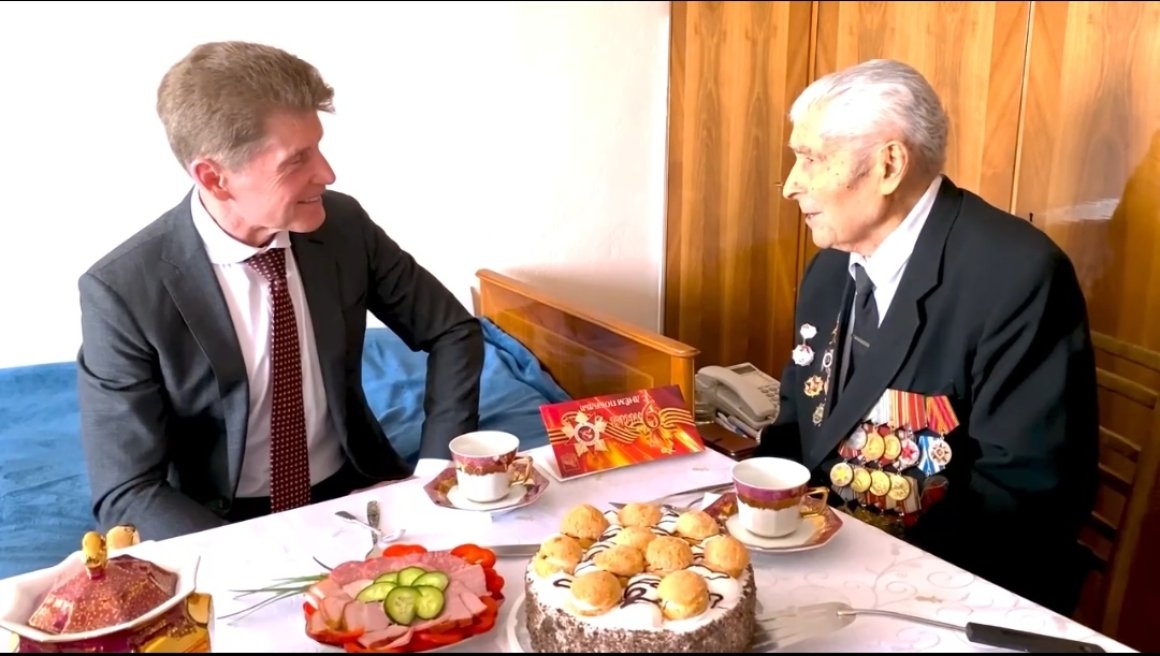 Бесценное наследие для поколений: 100-летнего ветерана поздравил Олег Кожемяко