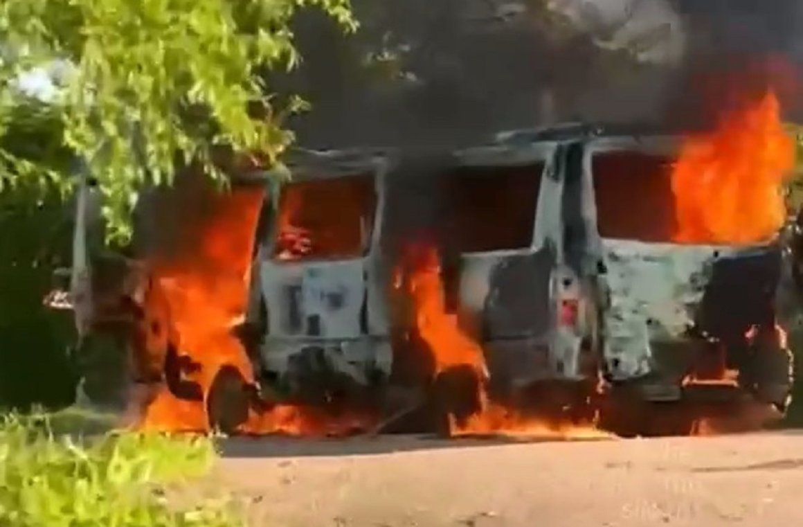 «Мои соболезнования»: автомобиль загорелся на ходу в Приморье