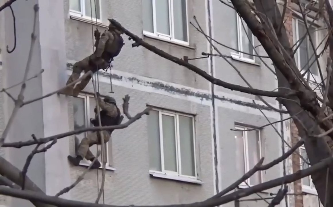 «Гром» грянул для жителя Владивостока прямо в окно