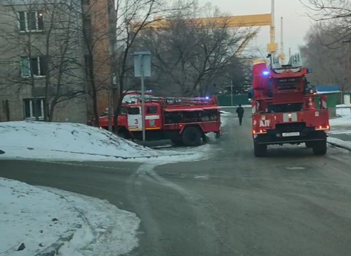 Мощный пожар произошёл в жилом доме в Приморье