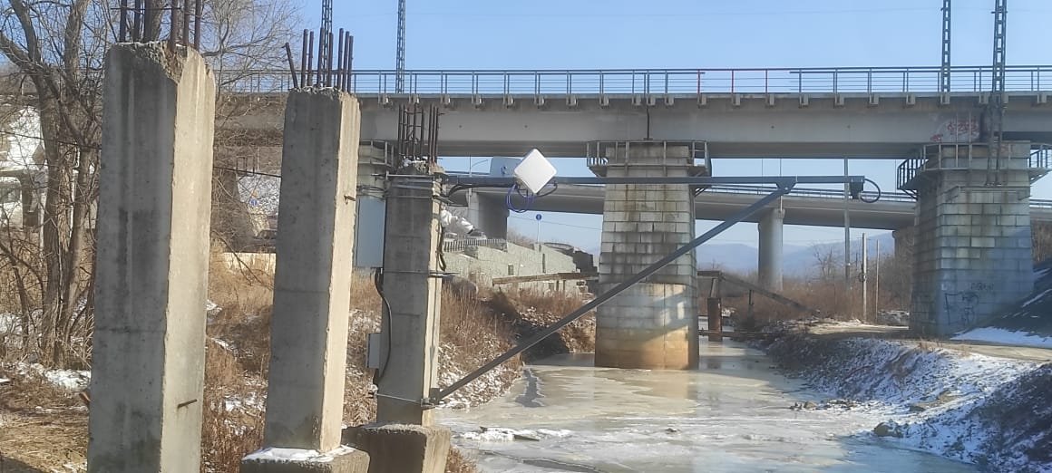 Самый затопляемый участок в пригороде Владивостока взяли под наблюдение