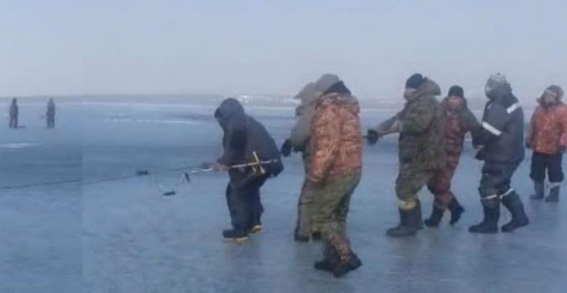 ЧП произошло на льду во Владивостоке – тащили 8 человек