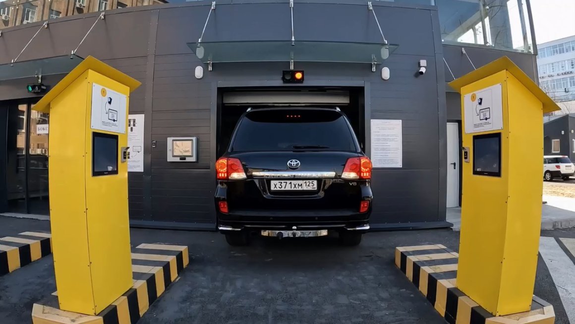 Многоярусная парковка-робот открывается во Владивостоке