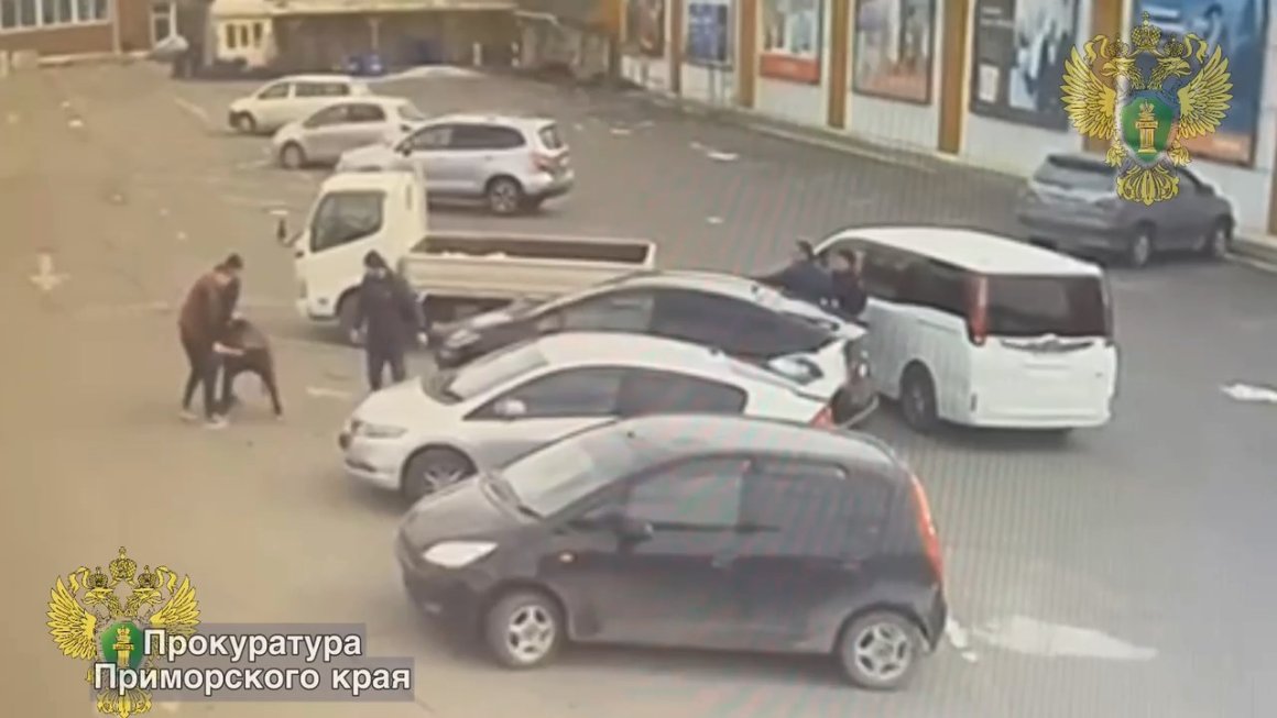 Похищение людей попало на камеры видеонаблюдения в Приморье