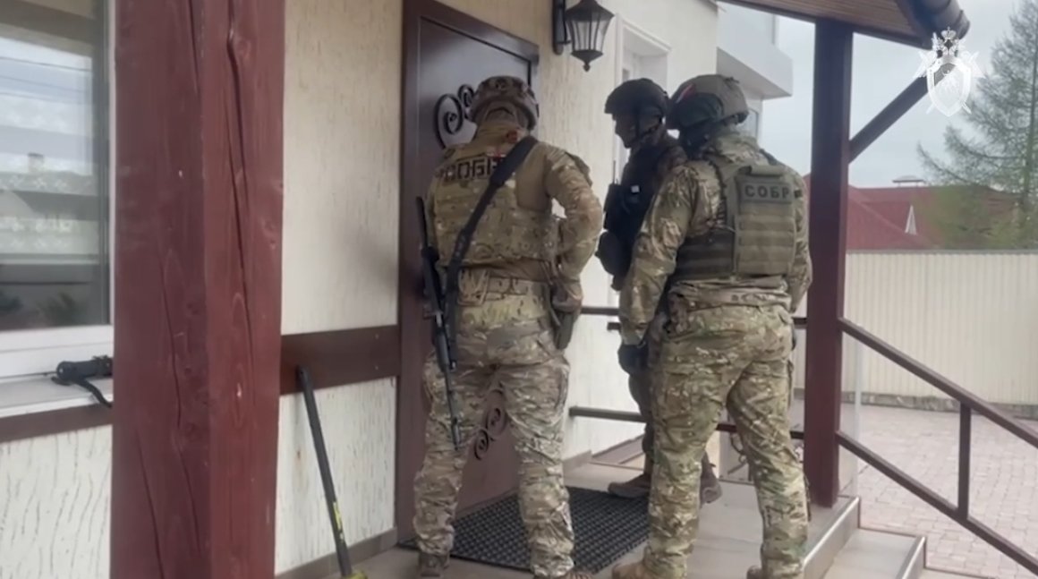 В дом крупного бизнесмена из Владивостока нагрянули силовики