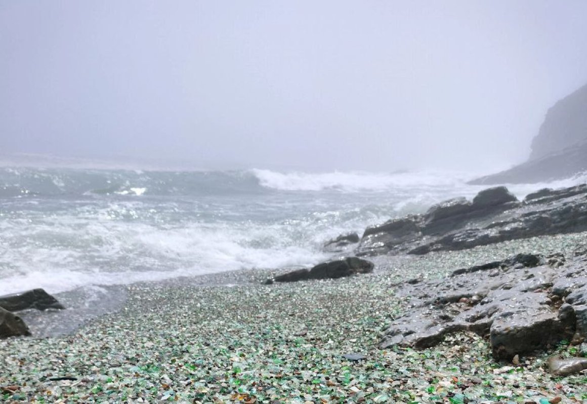 Во Владивостоке уничтожают уникальный пляж