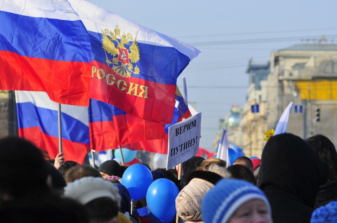 ОТВ поздравляет приморцев с Днём России!