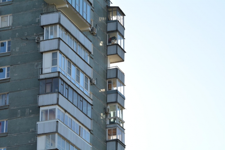 Дети просили не убивать: мужчины устроили охоту во дворе жилого дома во Владивостоке