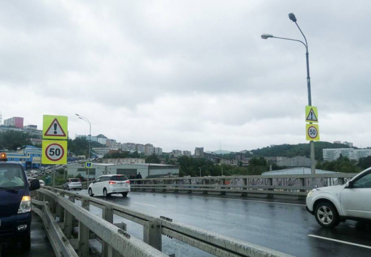 В обоих направлениях: новые правила вводят во Владивостоке на популярной дороге