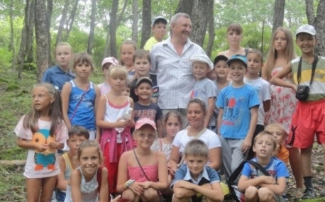 Детям из Фокино подарили поездку в сафари-парк