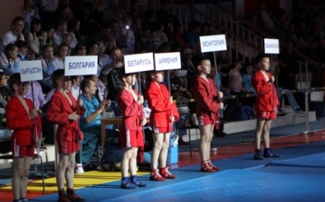 Женская сборная  Приморья на международном турнире по самбо завоевала тринадцать медалей 