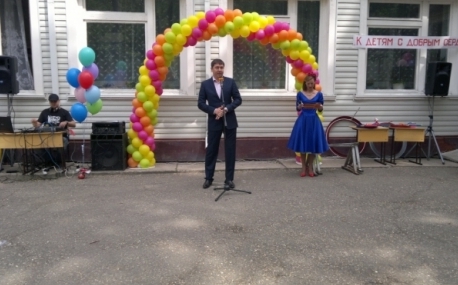 Павел Серебряков поздравил детей с открытием летней смены в центре «Парус надежды»