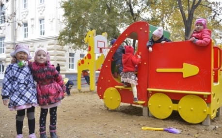 В Приморье увеличилось число воспитателей детских садов
