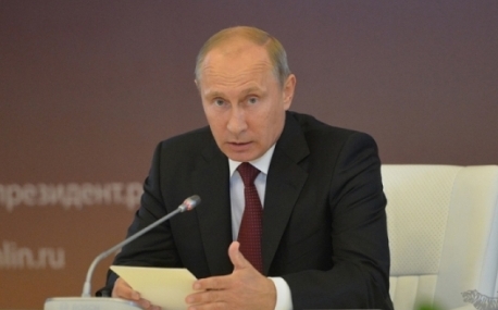 Владимир Путин: Завод «Звезда» должен стать примером для судостроителей