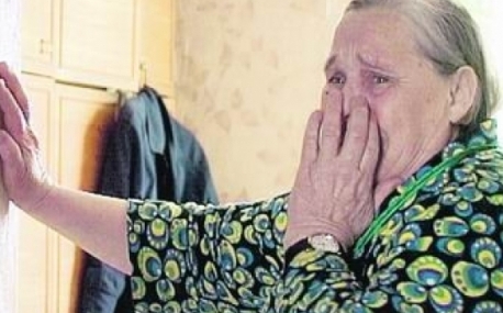 В Лучегорске мужчина ограбил пенсионерку 
