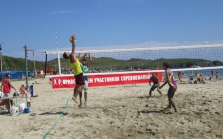 21 команда боролась за приз в чемпионате Дальнего Востока по пляжному волейболу