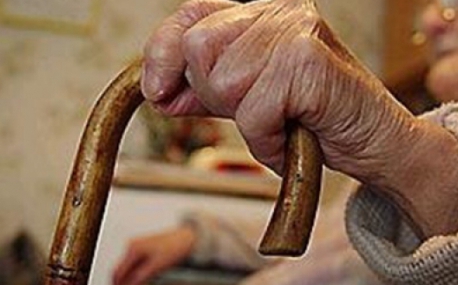 Молодой парень изнасиловал 75-летнюю пенсионерку за то, что она не дала ему сто рублей 