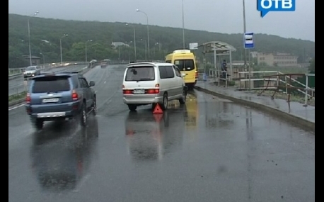 Во Владивостоке водитель микроавтобуса уснул и протаранил маршрутку