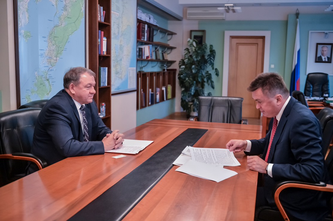 Губернатор Приморья встретился с новым начальником ДВЖД