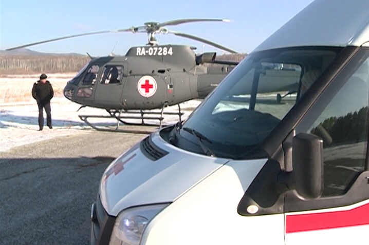 Сразу двух пациентов доставил вертолет санавиации во Владивосток из Дальнегорска