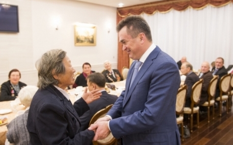 Глава региона поздравил приморских Героев и ветеранов